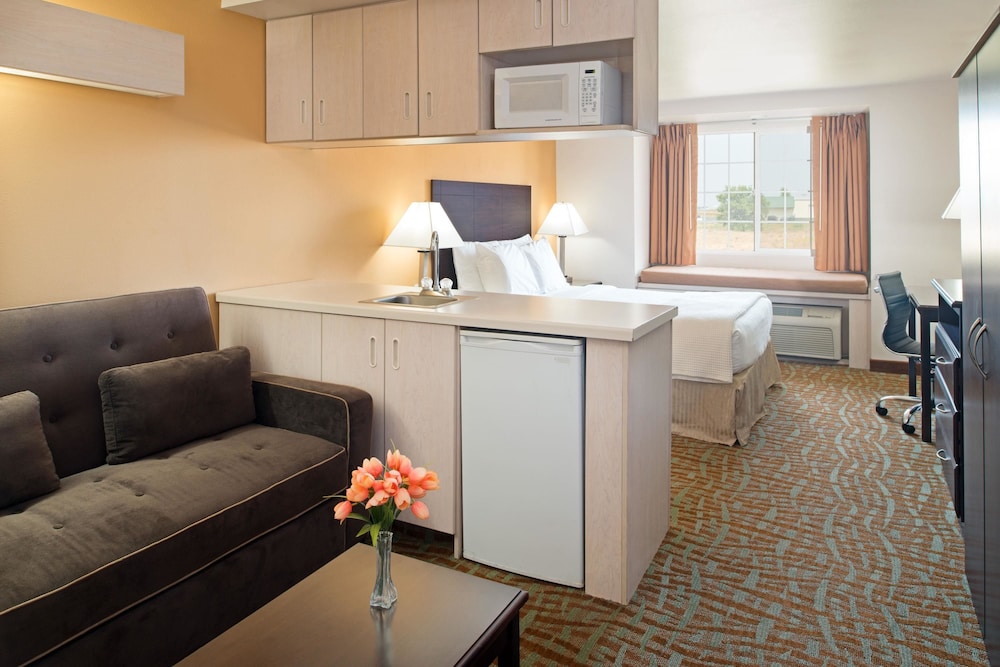 Days Inn & Suites By Wyndham Spokane Airport Airway Heights 26/41