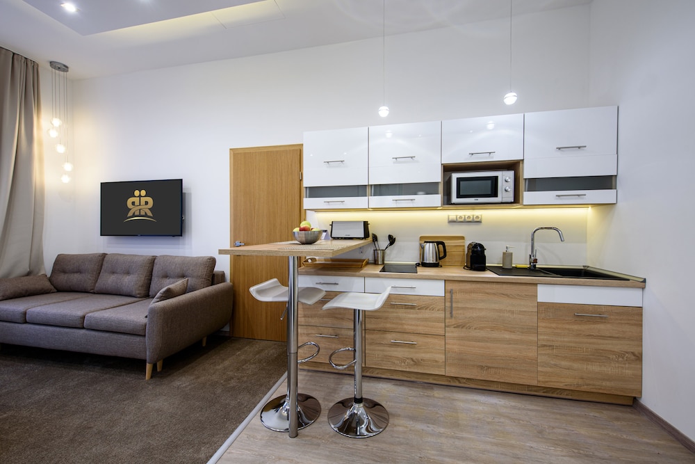 Karoly Corner Residences 33/50