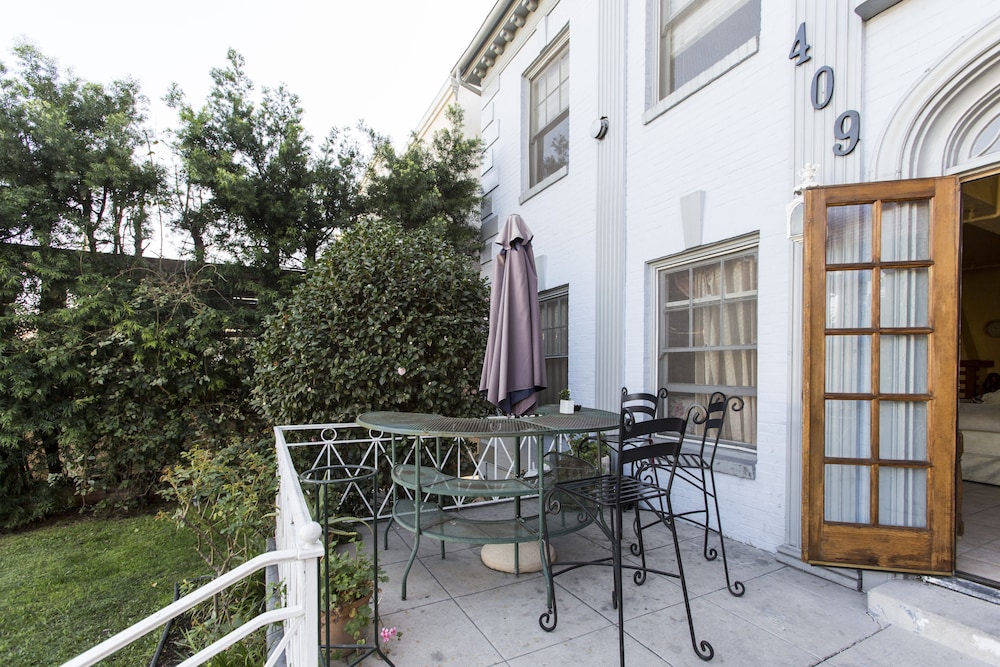 Hotel Del Flores 32/35