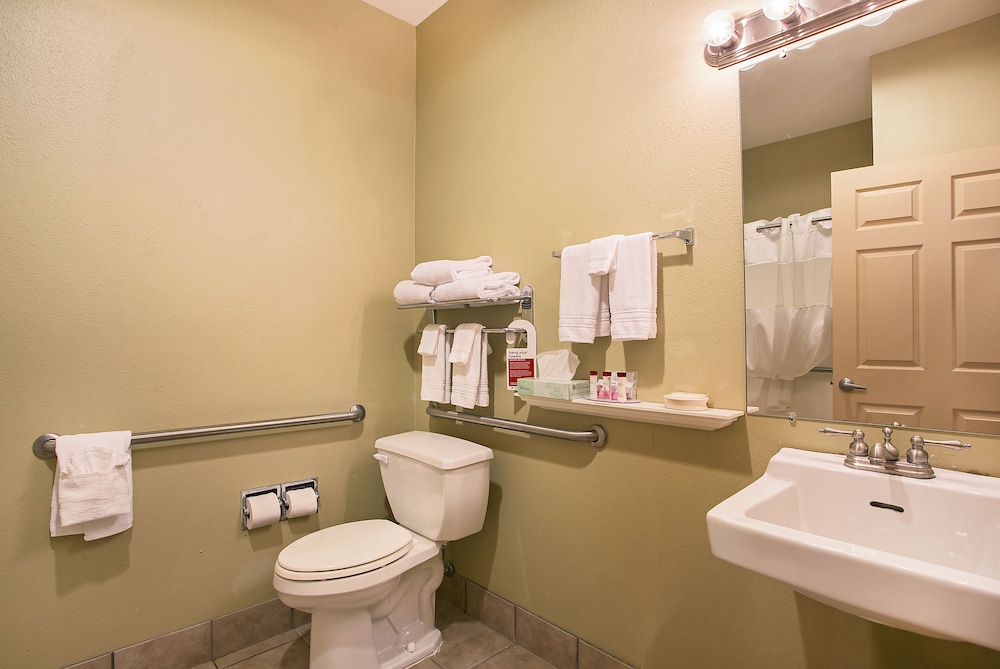 Comfort Inn and Suites Shelbyville KY 24/50
