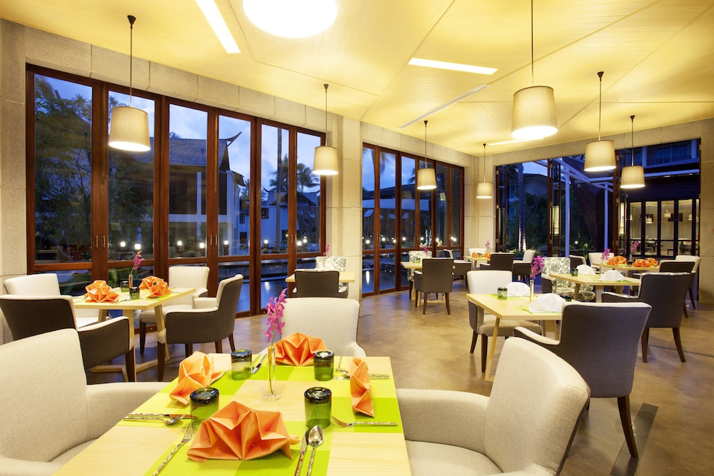 Graceland Khaolak Beach Resort 30/50