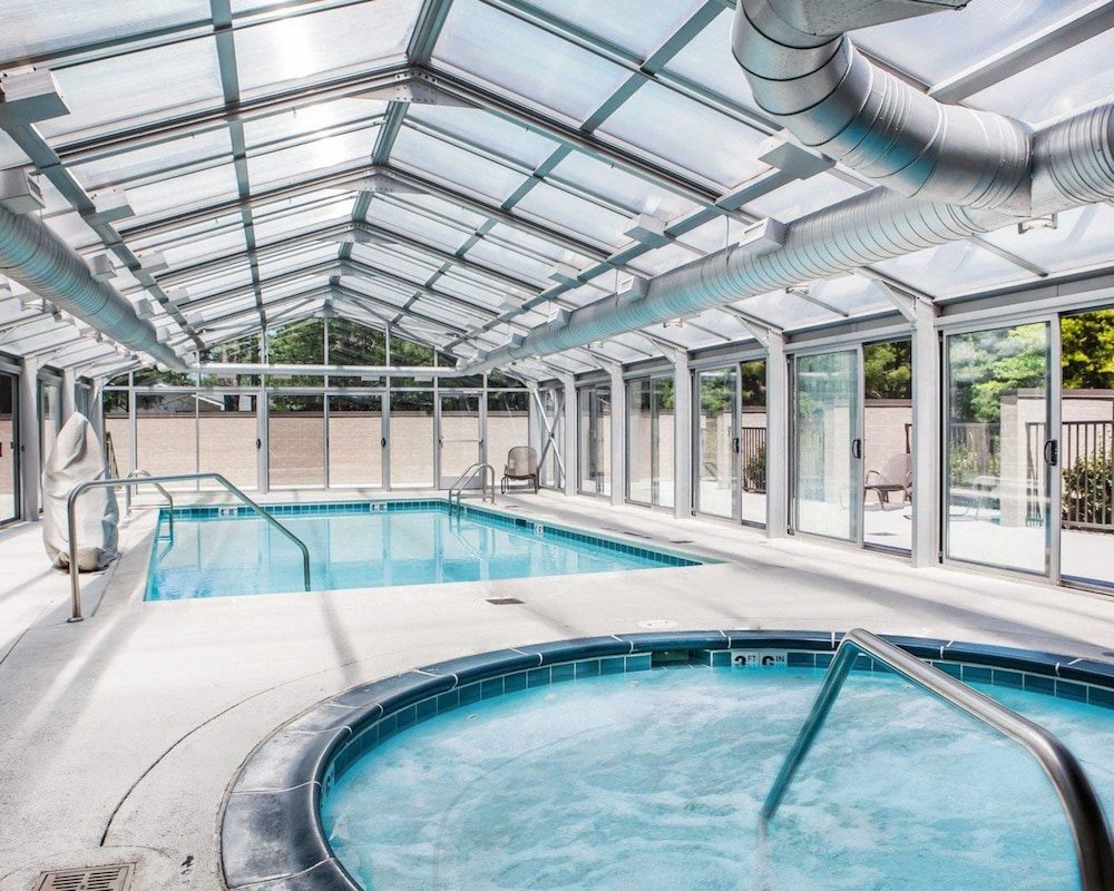 Quality Inn & Suites Peoria 21/50