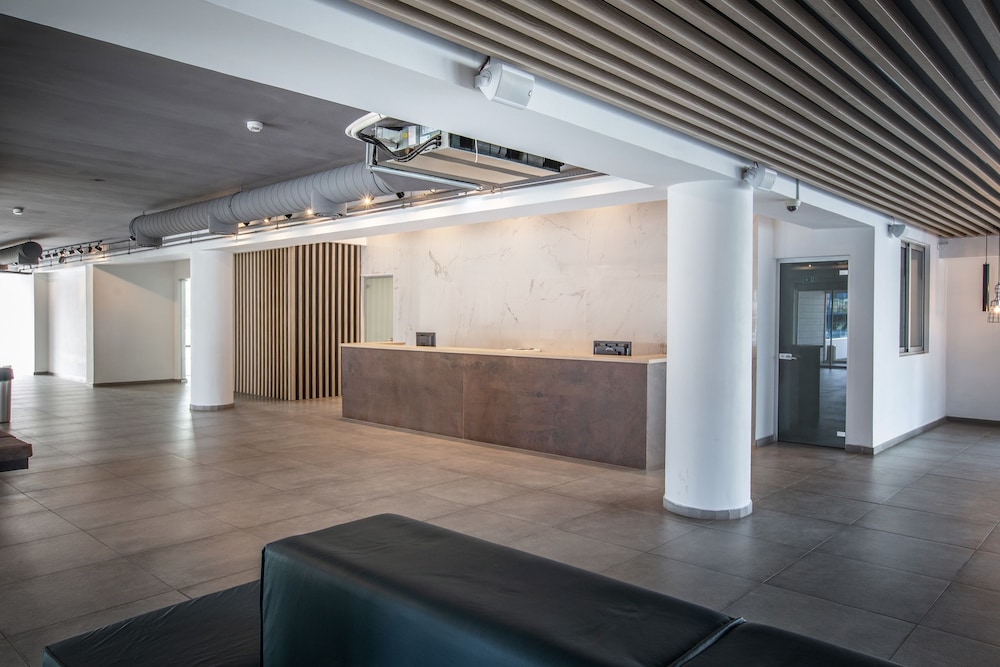 Anthea Hotel Apartments 7/60