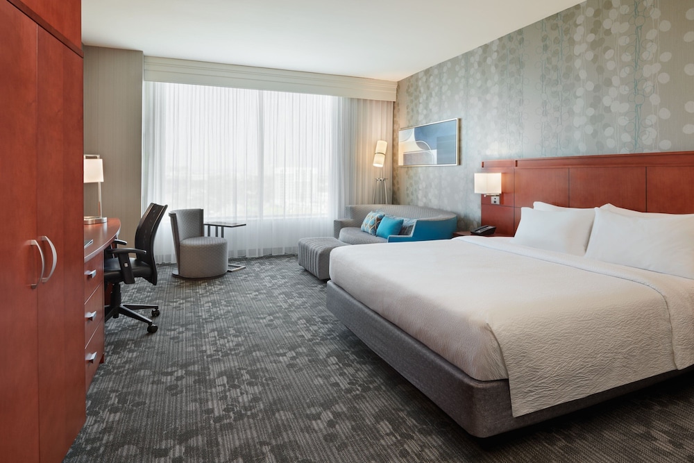 Executive, King Bed
