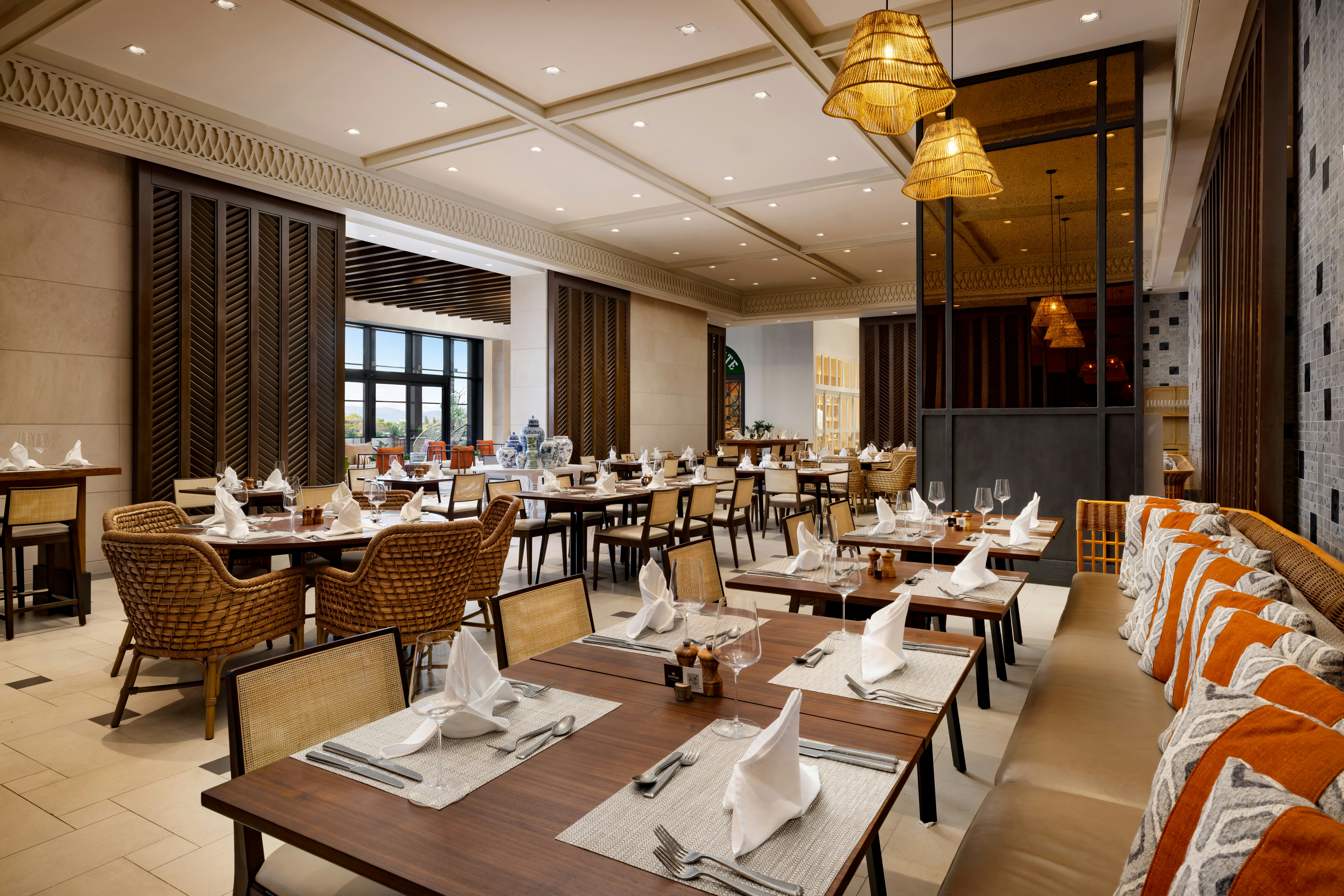 Hotel Santiago, Curio Collection by Hilton 35/59