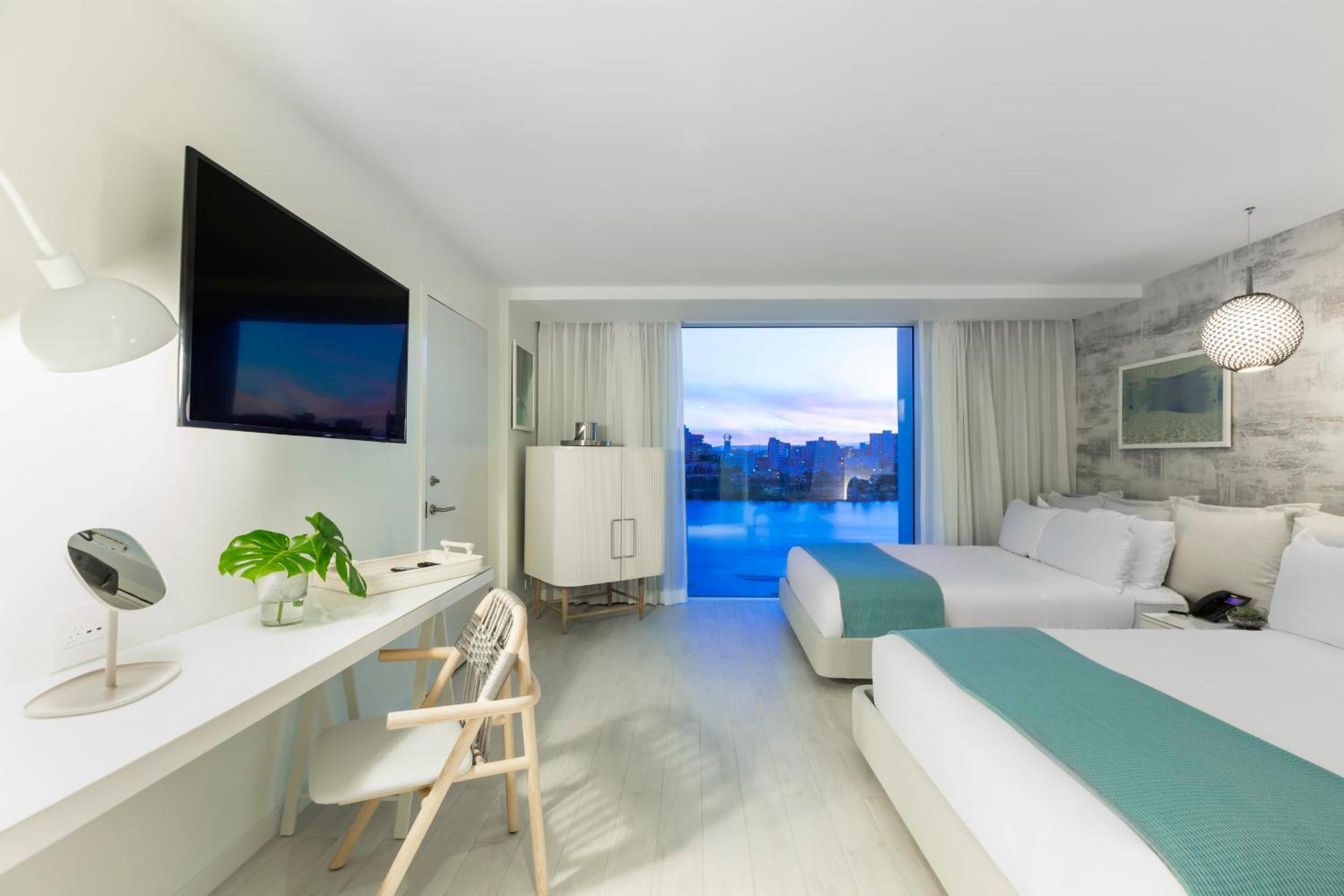 Room, 2 Queen Beds, Lagoon View
