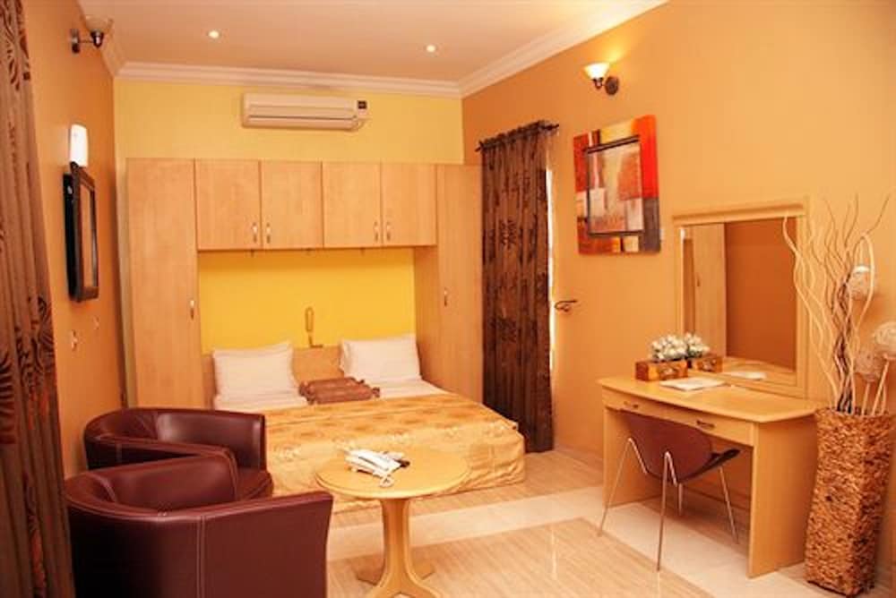 Solitude Hotel Victoria Island 11/30