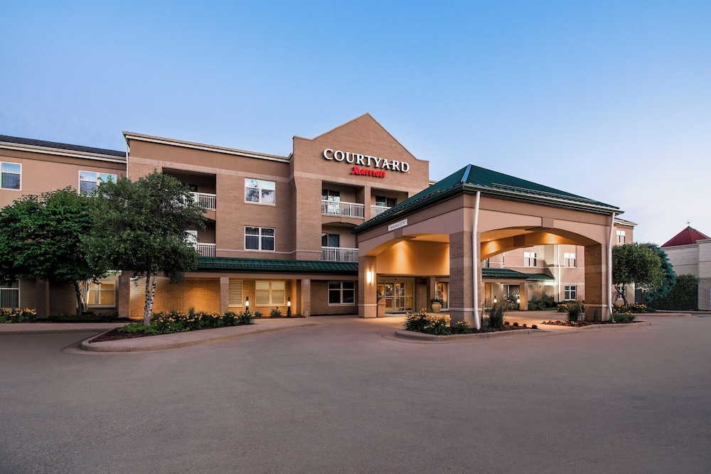 Courtyard By Marriott Wausau 1/44