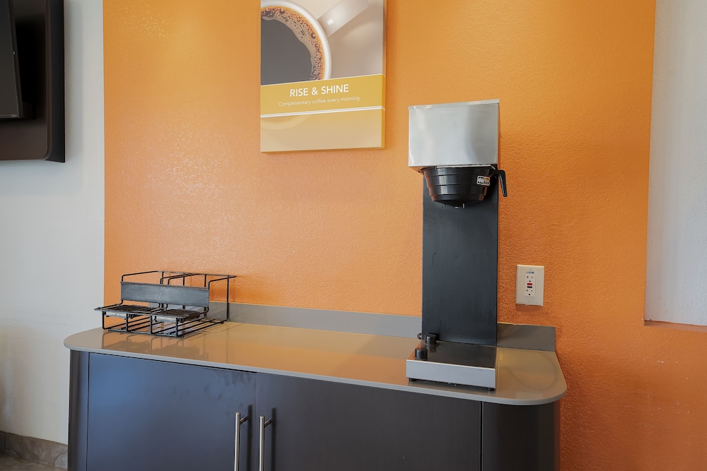 Americas Best Value Inn & Suites Humble 24/40
