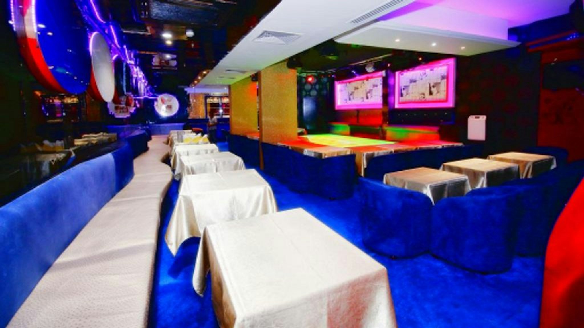 restaurant cafeteria