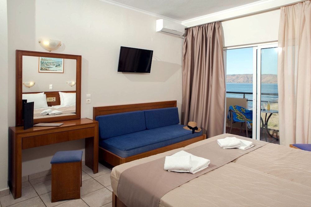 Sunny Bay Hotel 32/67