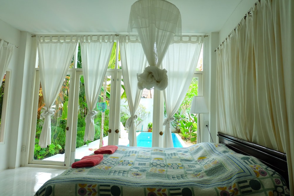 Franjipani Home 10/19