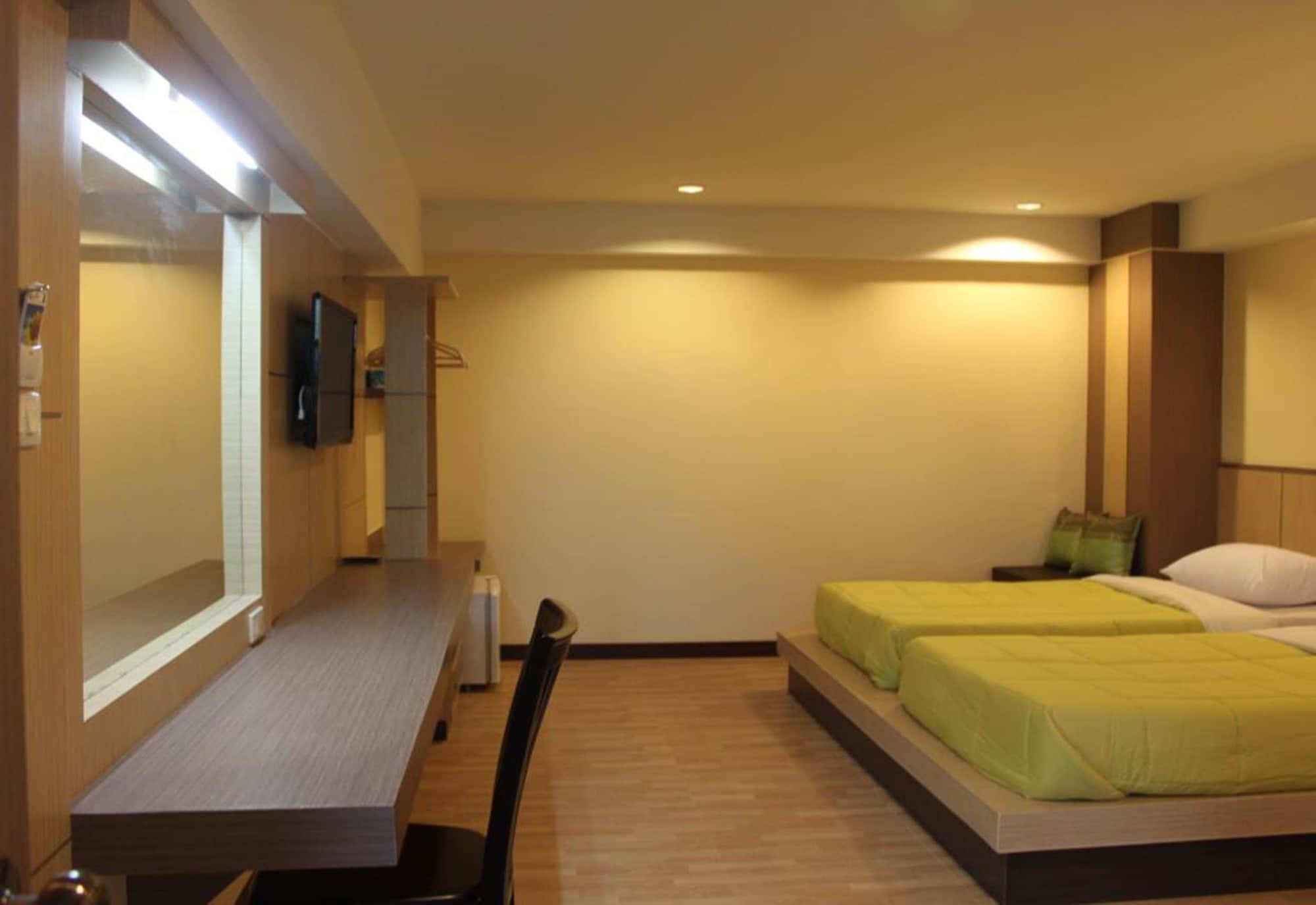 VIP, TWIN BEDS