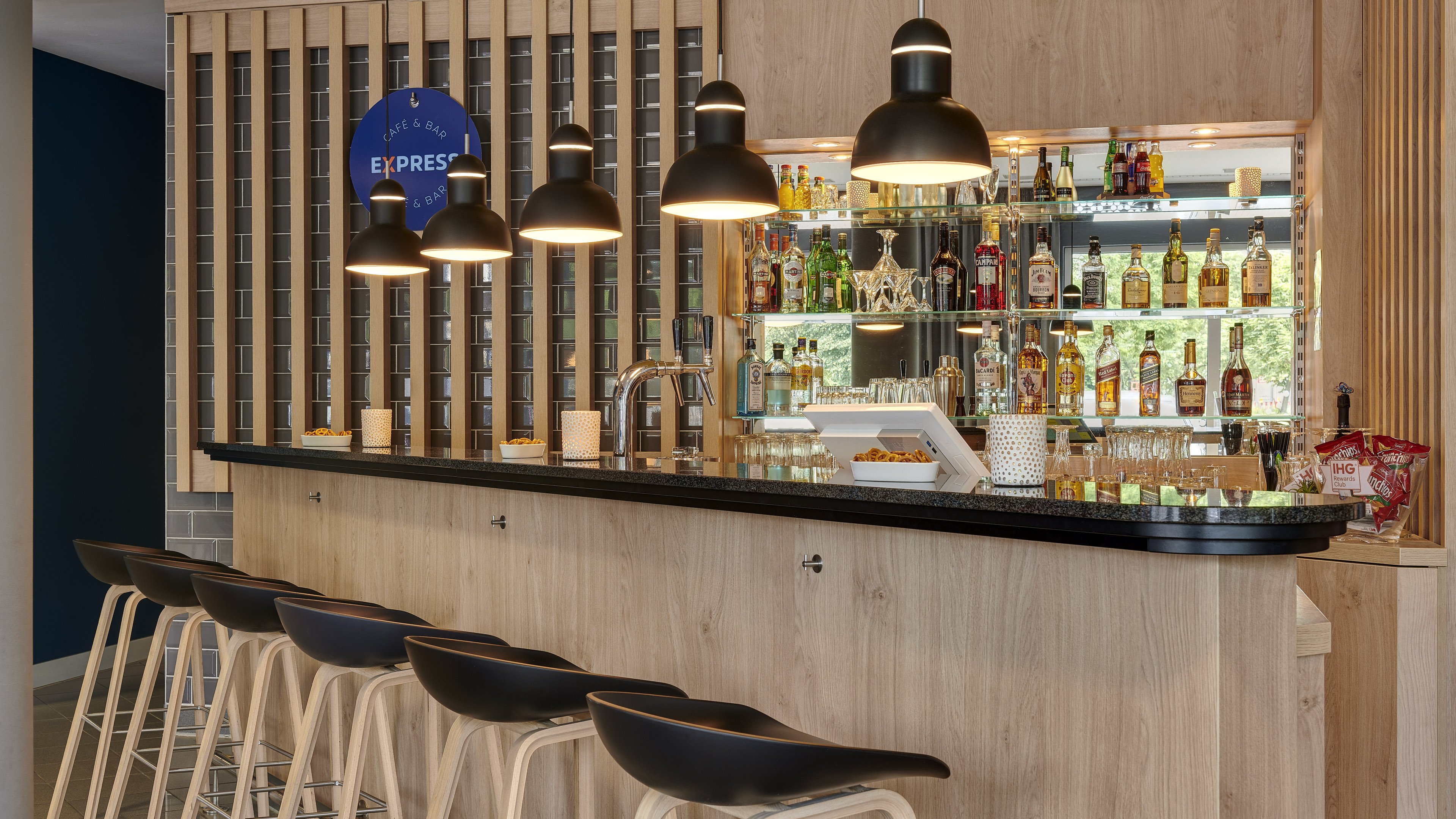 HOLIDAY INN EXPRESS COLOGNE MUELHEIM in COLOGNE - KOELN