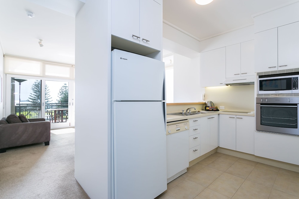 PORTSEA VILLAGE RESORT 53/69