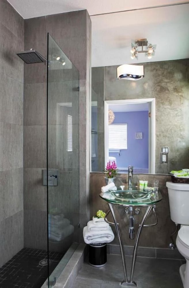 M Boutique Hotel 42/44