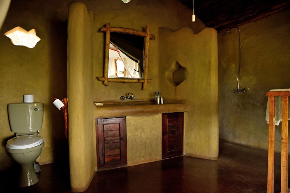 IKOMA TENTED CAMP 48/50