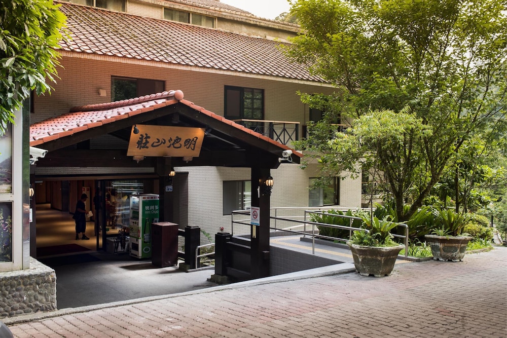 Mingchih Resort 24/40