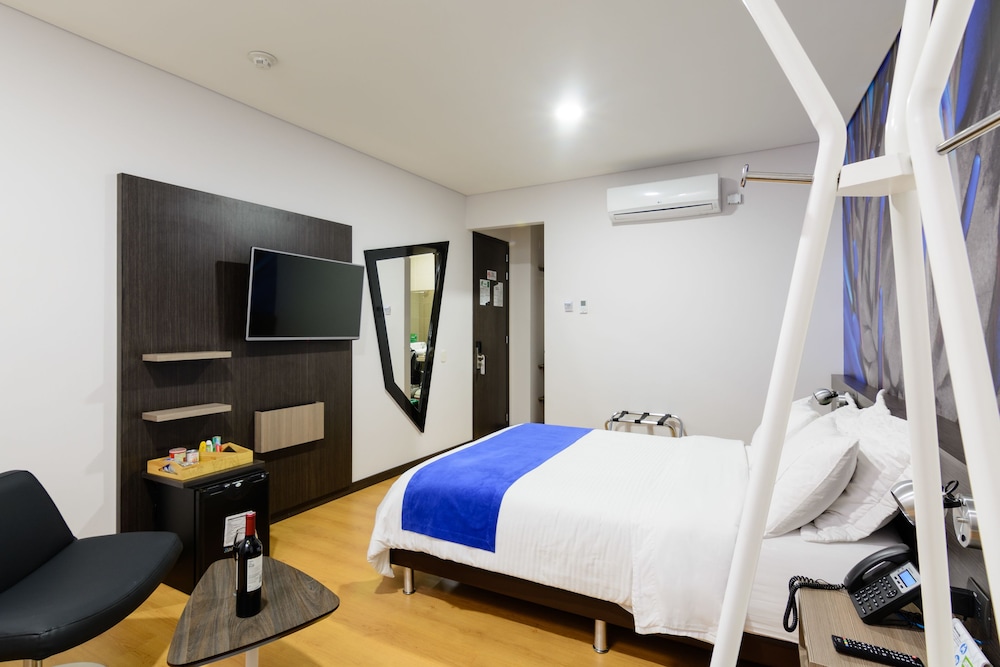 Vivre Hotel 15/60