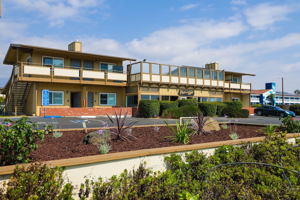 Silver Surf Motel 5/72