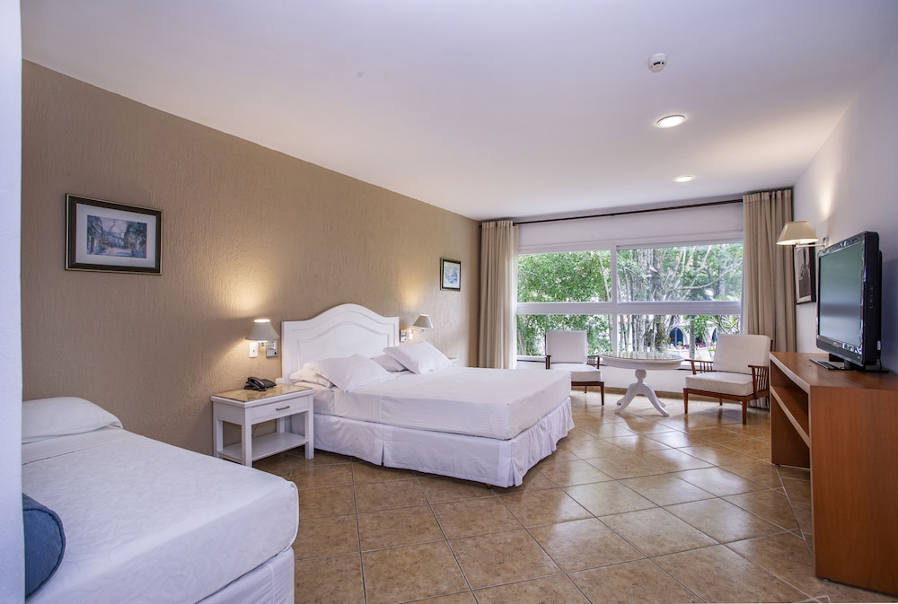 GARDEN, SUITE