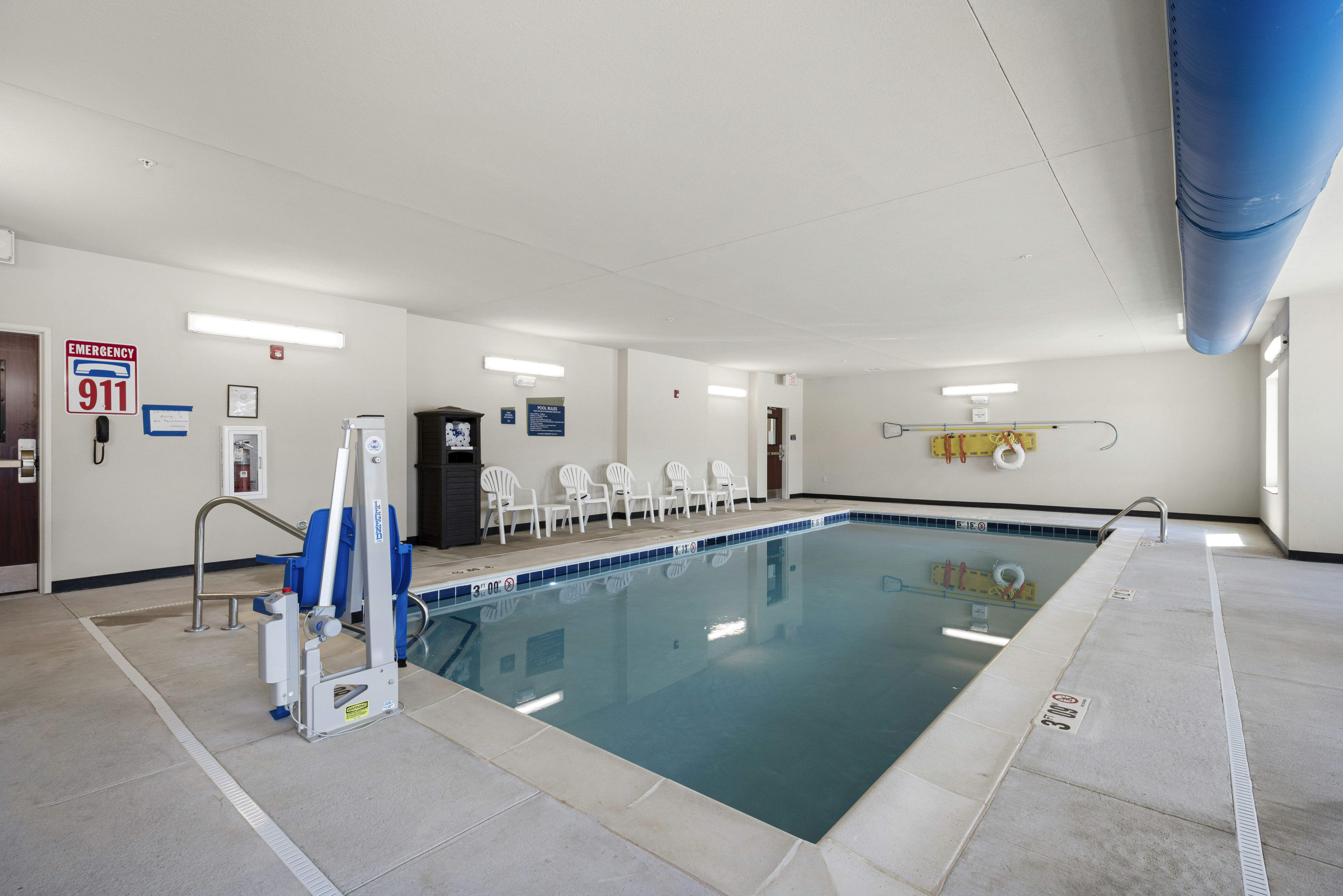 Cobblestone Hotel & Suites - Eaton, OH 17/50