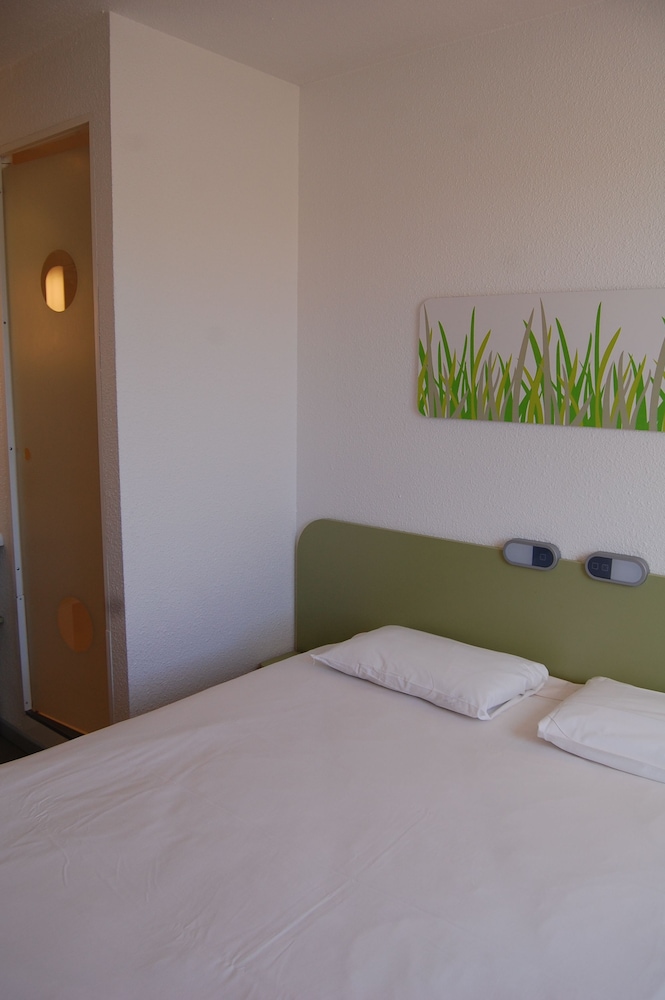 Ibis Budget Marseille Vitrolles 33/69
