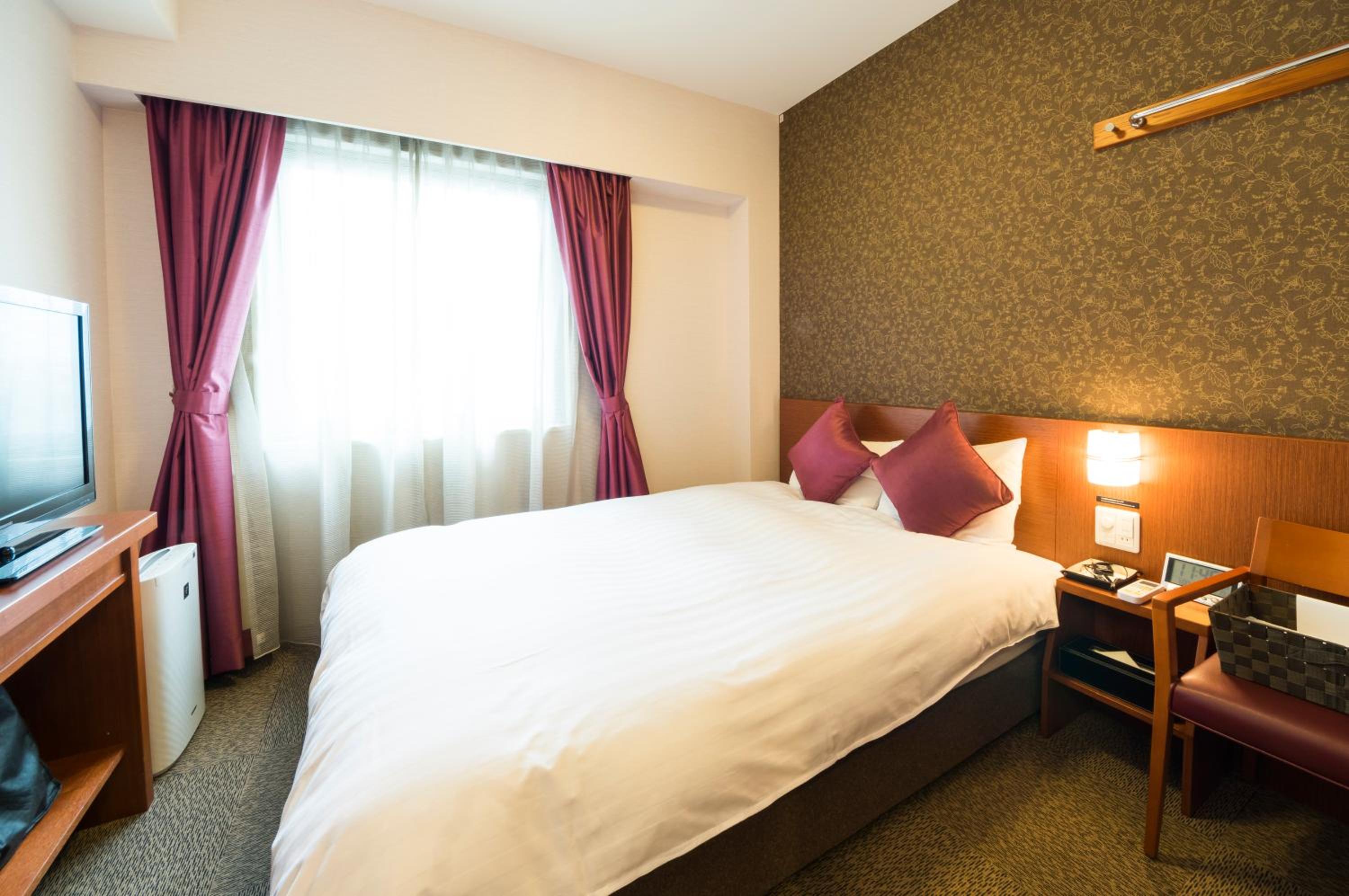 Adjoining, Double Bed، Dormy Inn Premium Wakayama 2/2