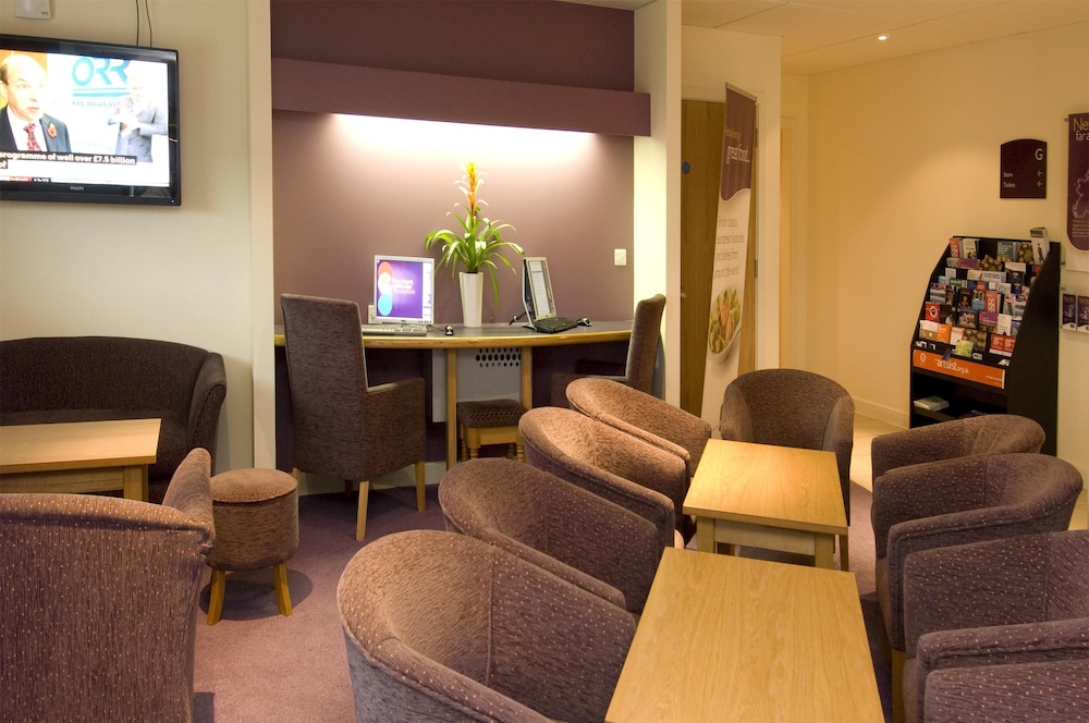 Premier Inn Manchester Airport (M56/J6) Runger Lane South Hotel 33/55