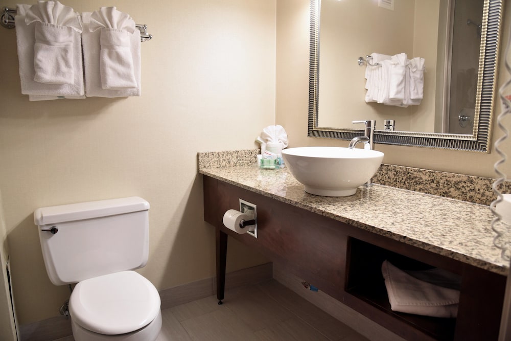 Spark by Hilton Akron Fairlawn 46/46