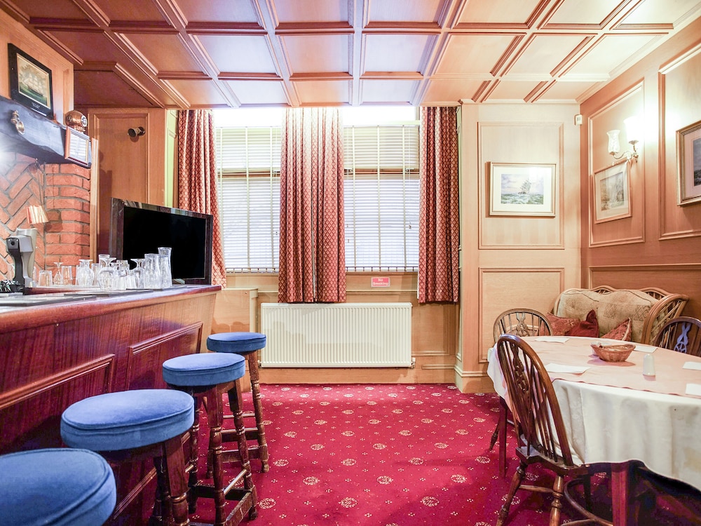Rowers Hotel 40/48
