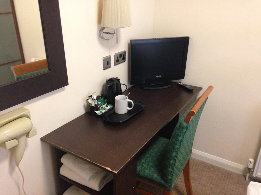 Abbey Lodge Hotel 33/40