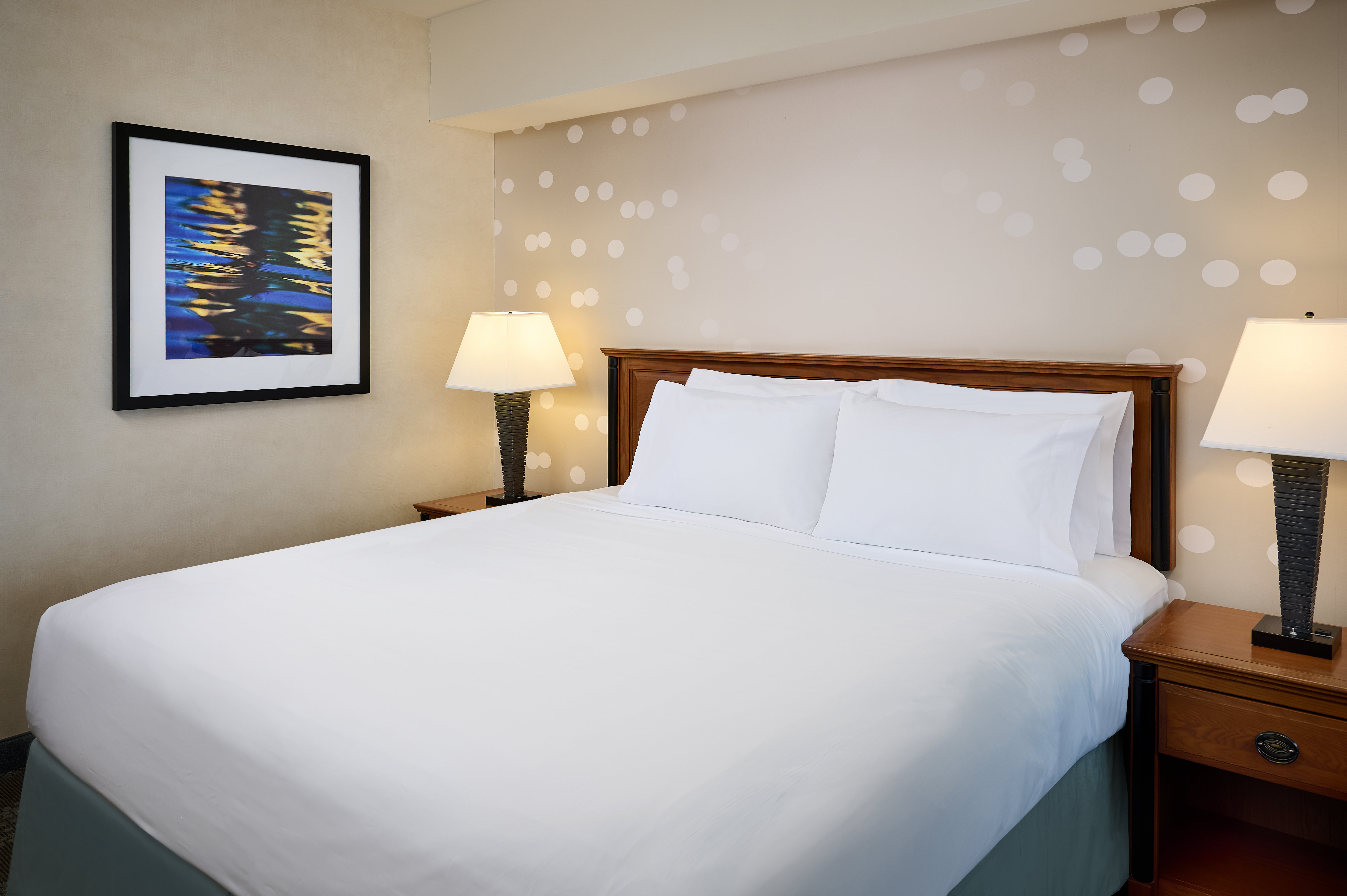 غرفة قياسية بسرير كينج، Niagara Fallsview Hotel & Suites 2/4