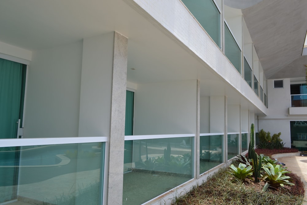 Paradiso Pero Praia Hotel 30/85