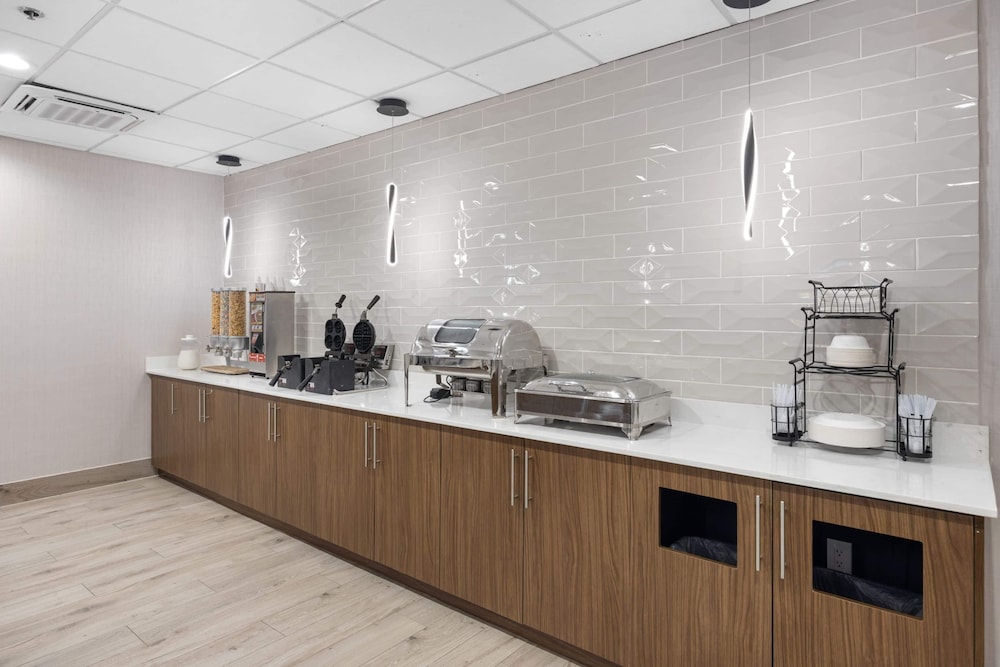 Hawthorn Extended Stay by Wyndham Nashville Airport/Opryland 8/50