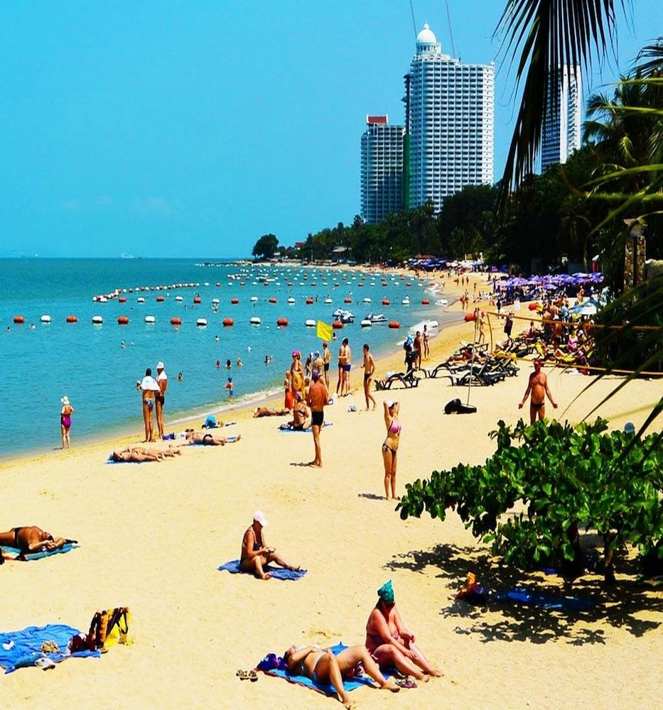 Punyapha Place Pattaya Beach 66/69