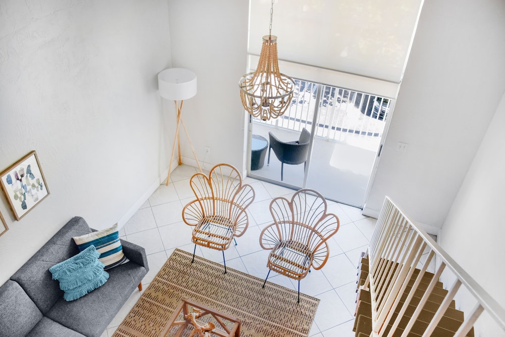 Coral Reef Suites 35/75