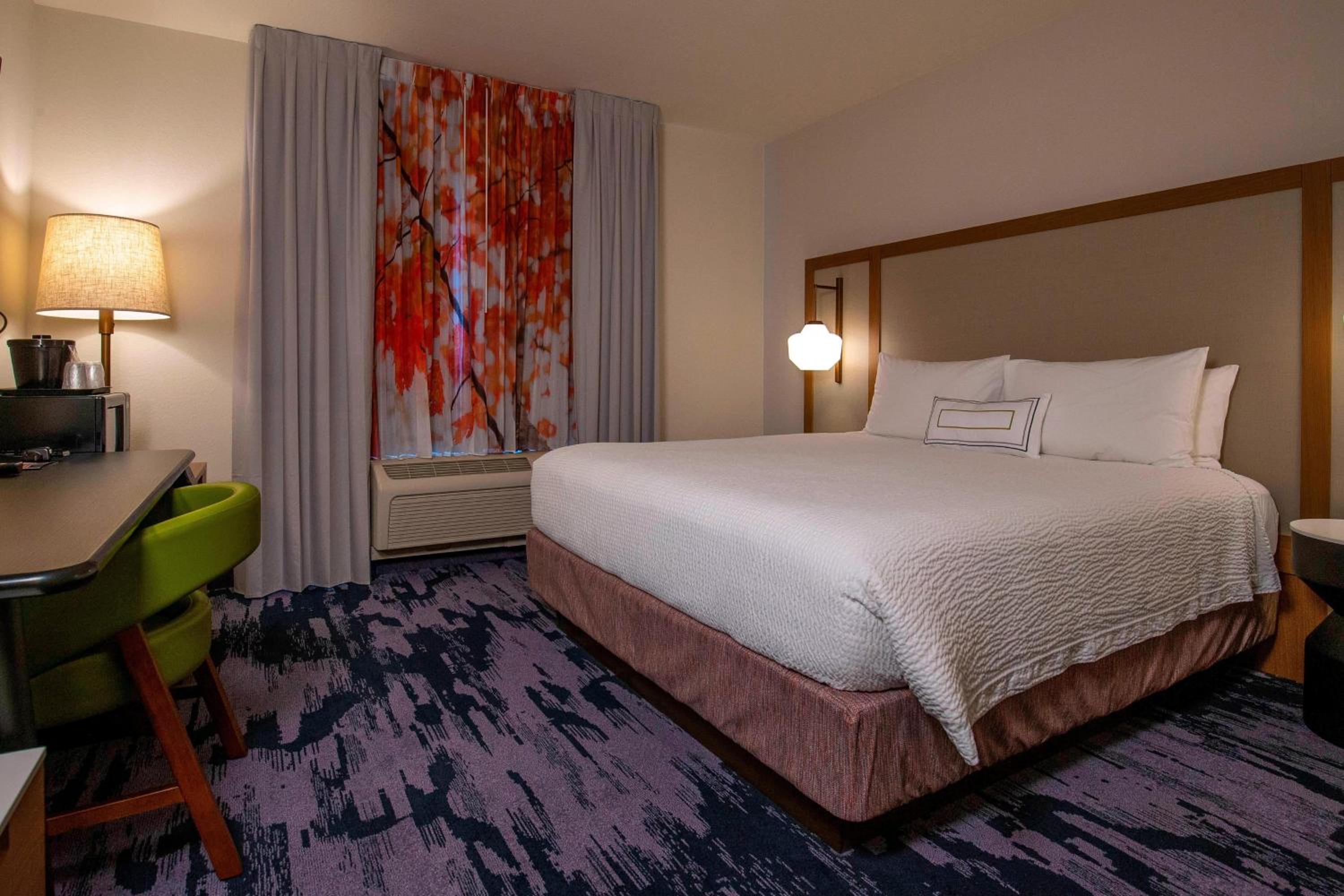 Room, King Bed, Bathtub, Accessible