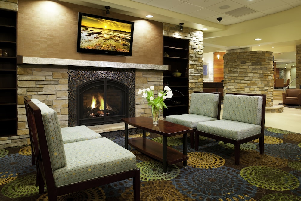 Holiday Inn Express Suites Pittsburgh West Green Tree 36/44