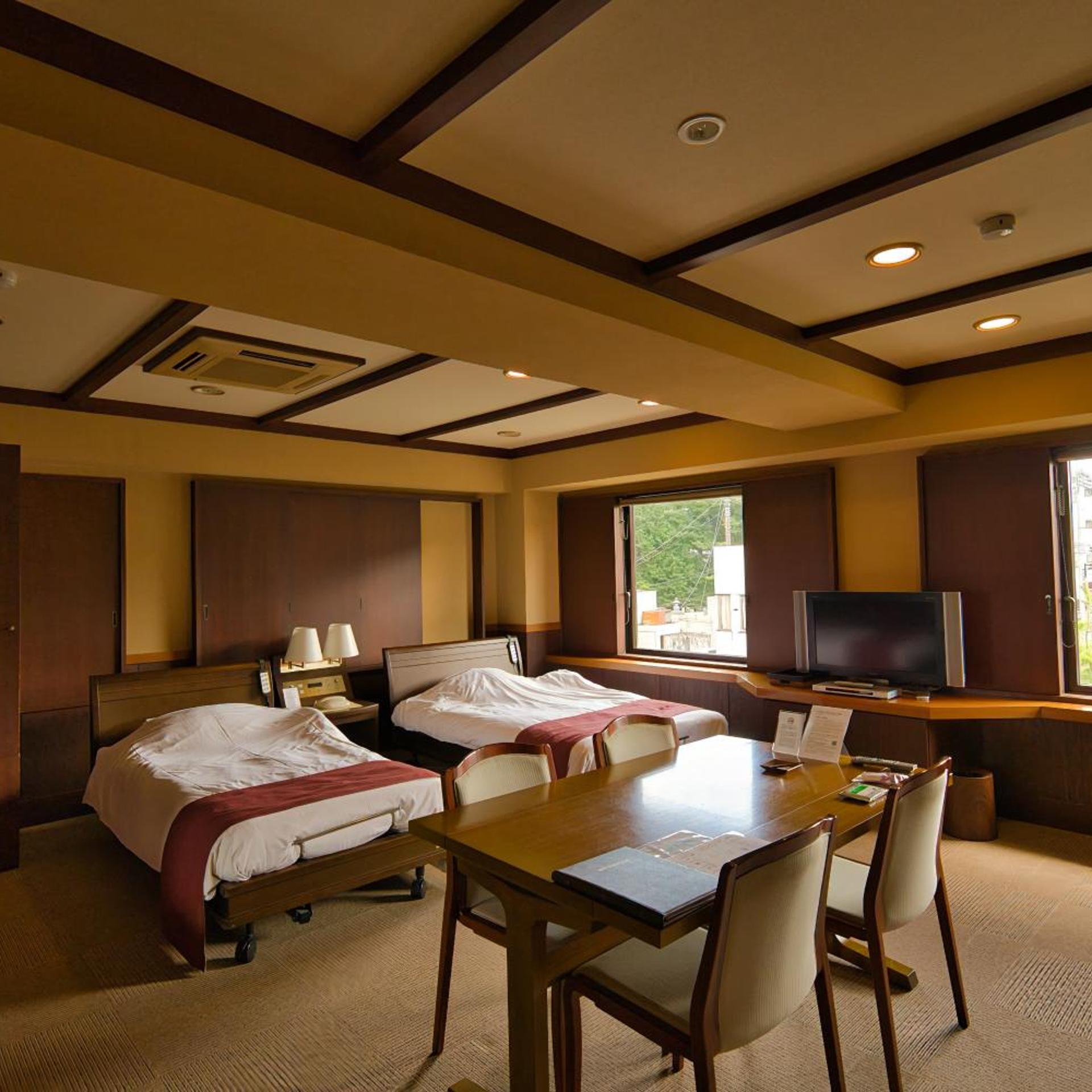 Room, Mountain View, East Wing, Corner