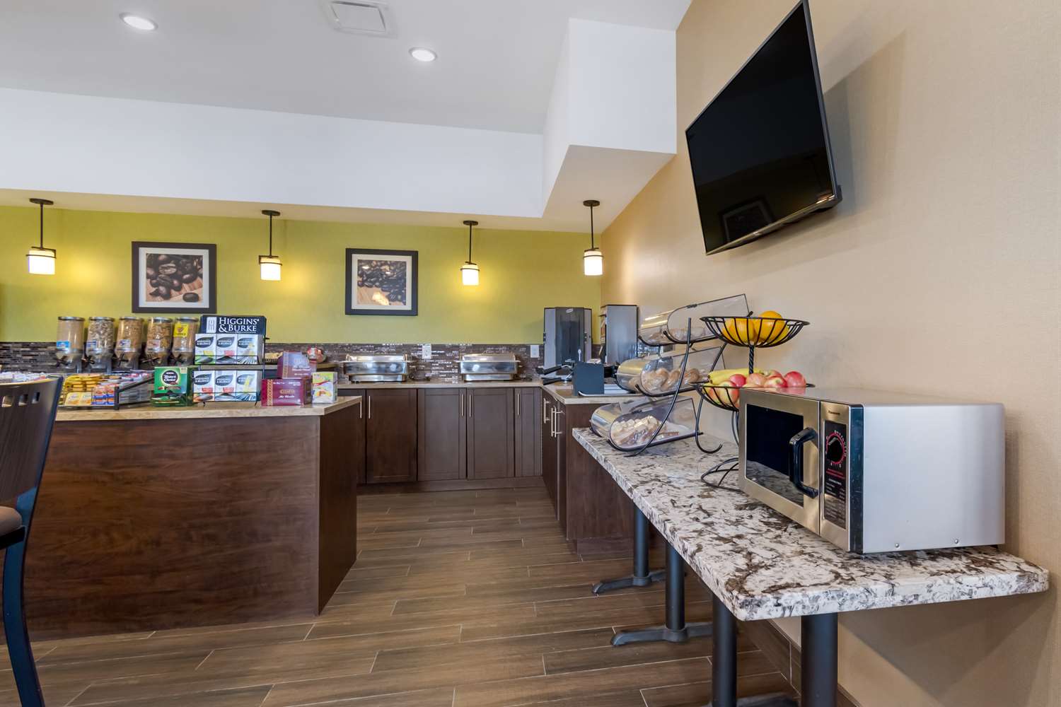 Best Western Plus Moosomin Hotel 15/19