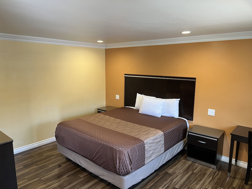 Walnut Inn & Suites 9/44