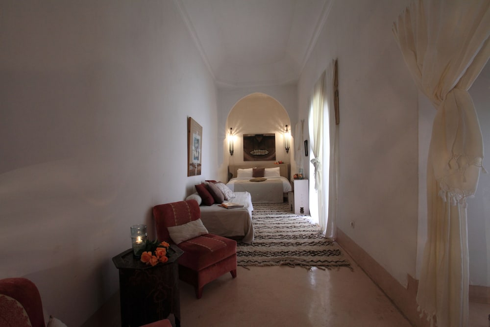 Riad Al Jazira 44/68