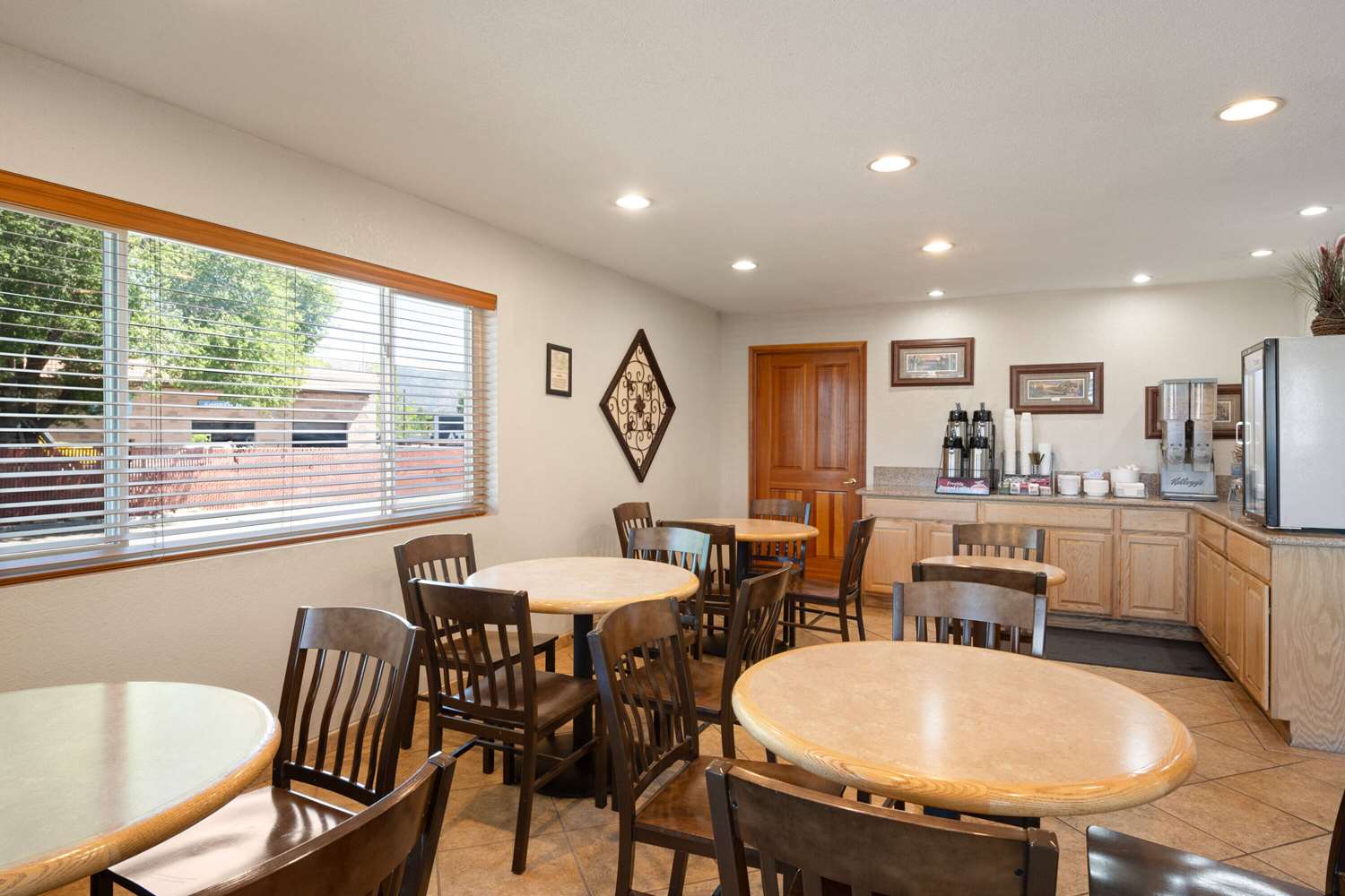 Super 8 by Wyndham Susanville 30/43