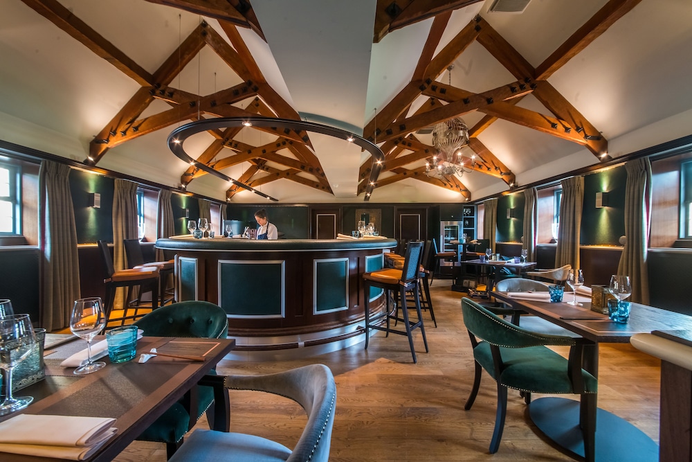 Whatley Manor Hotel & Spa 25/40