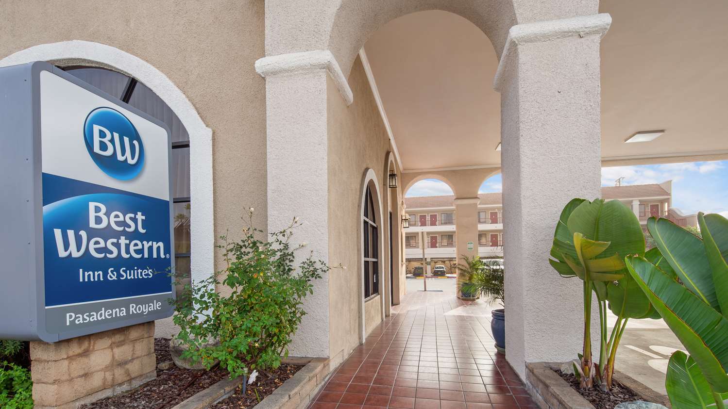 Best Western Pasadena Royale Inn & Suites 4/39
