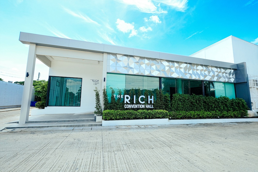 The Rich Hotel Korat 58/65
