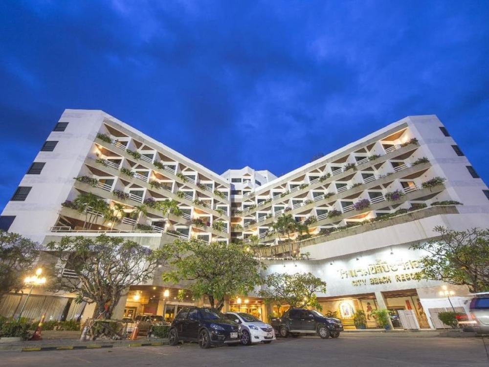 City Beach Resort in HUA HIN - CHA-AM