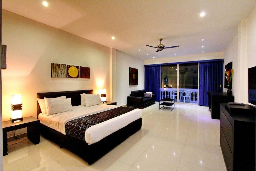 East Suites 18/73