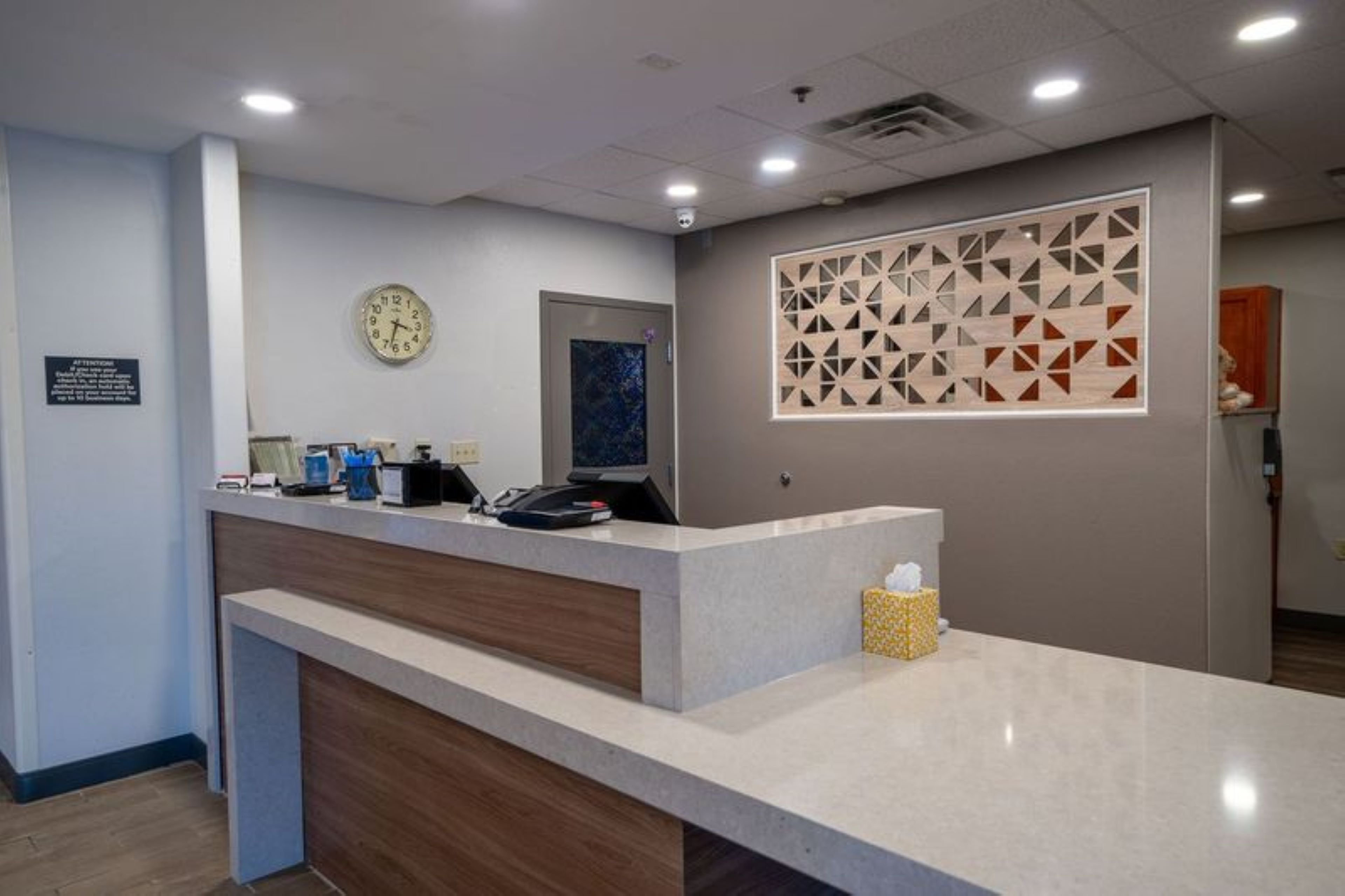 CANDLEWOOD SUITES BAYTOWN 13/58